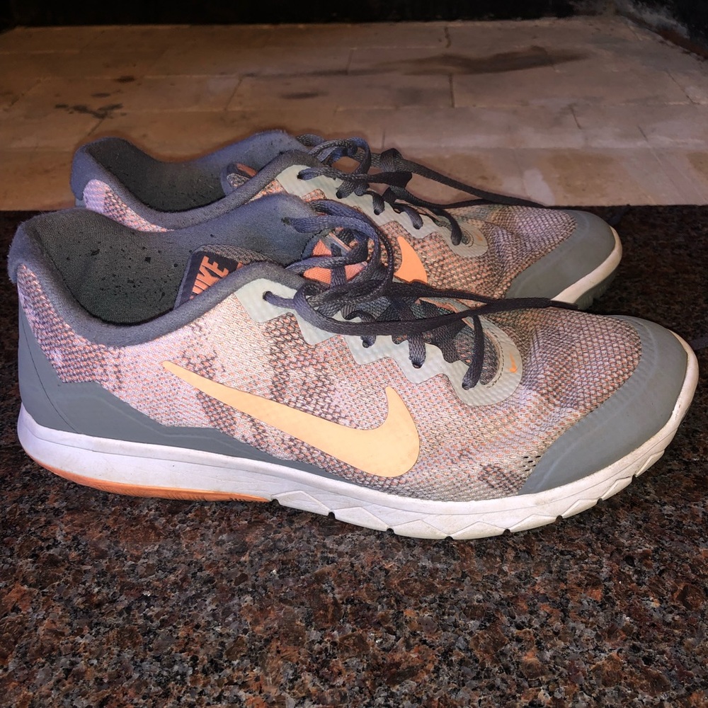 Nike Tennis Shoes